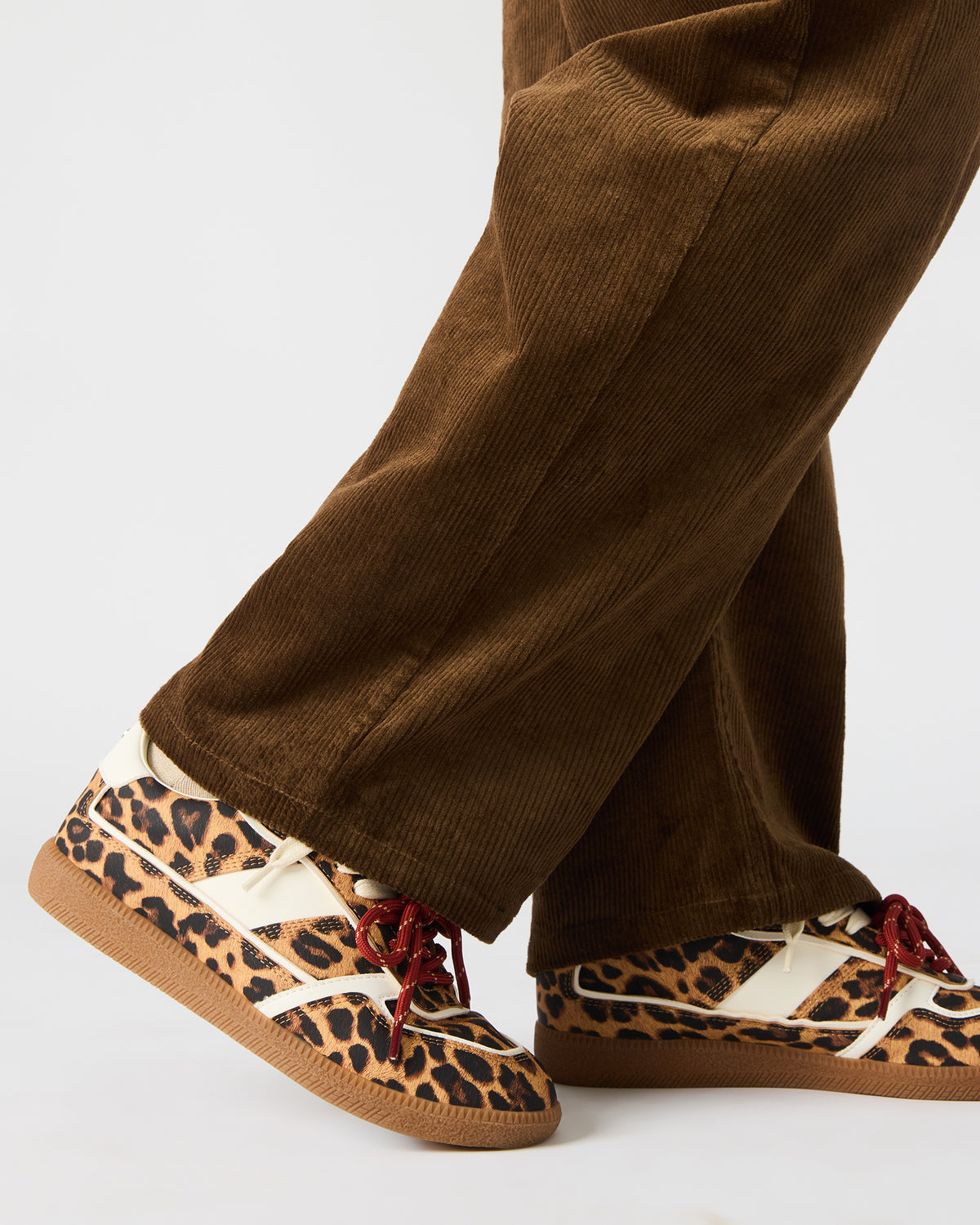 SPORTY Brown Low-Top Lace-Up Women's Sneaker
