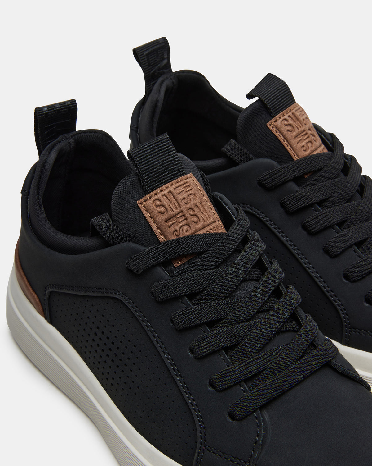 Kids' OASYS Black Boys' Low-Top Lace-Up Sneakers