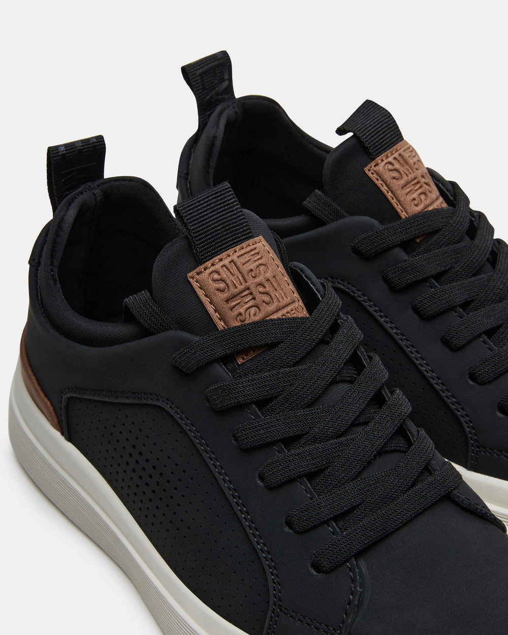 Kids' OASYS Black Boys' Low-Top Lace-Up Sneakers