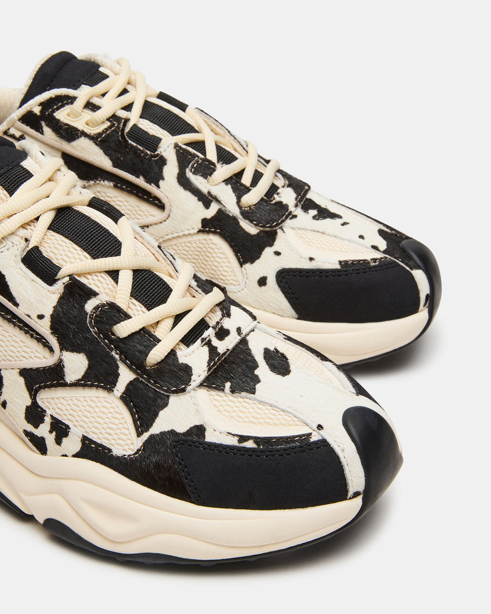 SALVADOR Black/White Low-Top Lace-Up Men's Sneaker