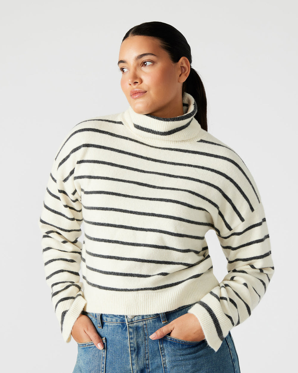NARSHA Black/White Women's Turtleneck Stripe Sweater