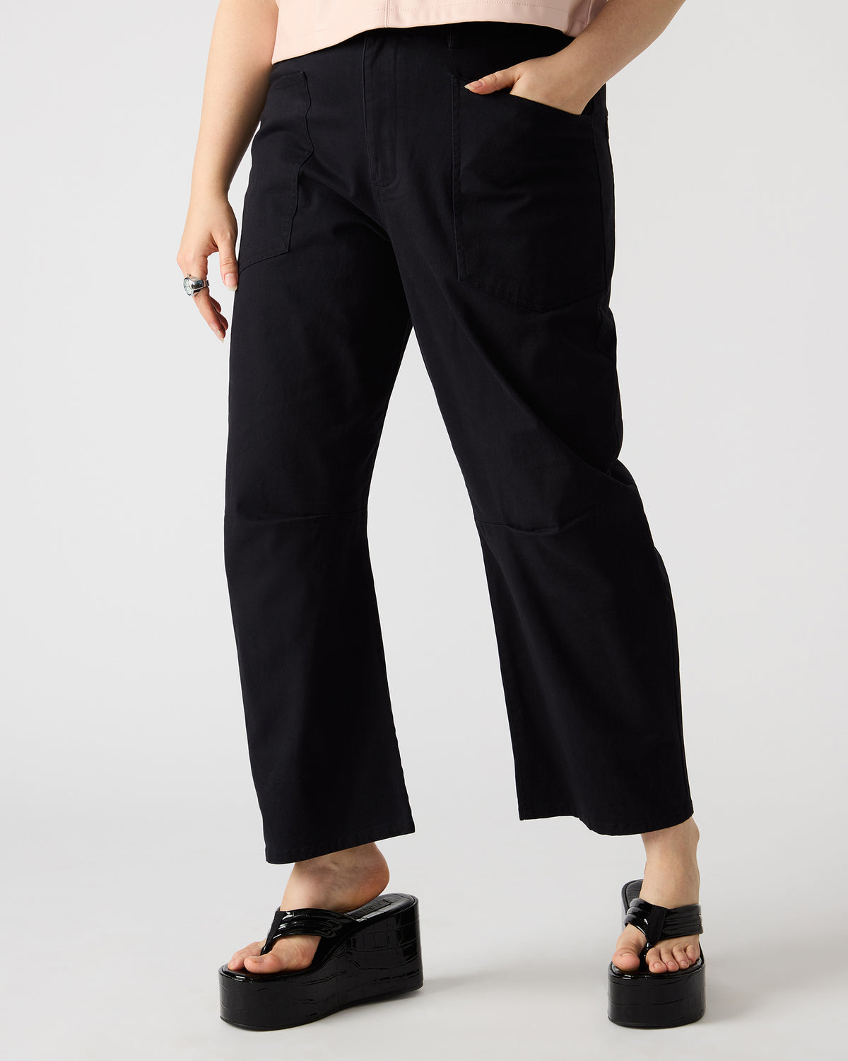HANIEL Black Women's Barrel Leg Pant