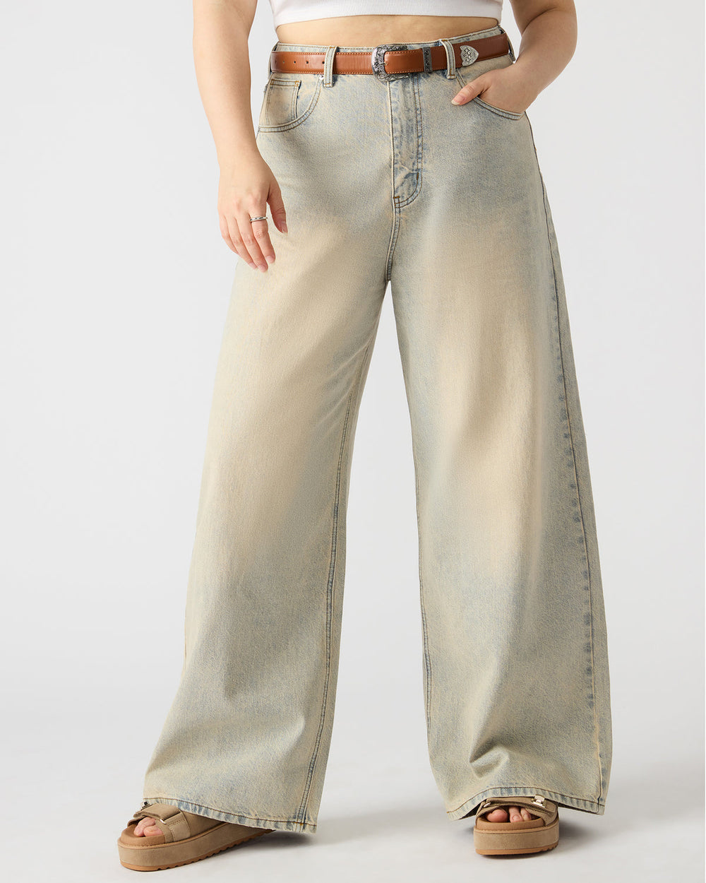 MAGNUS Women's Washed Denim Wide-Leg Jeans